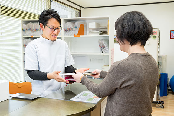 ご来院の際はまず受付を 